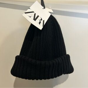 Zara Black Knit Beanie